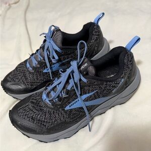 Brooks Divide Black Gray & Blue Athletic Trail Running Shoes Neutral Women’s 8